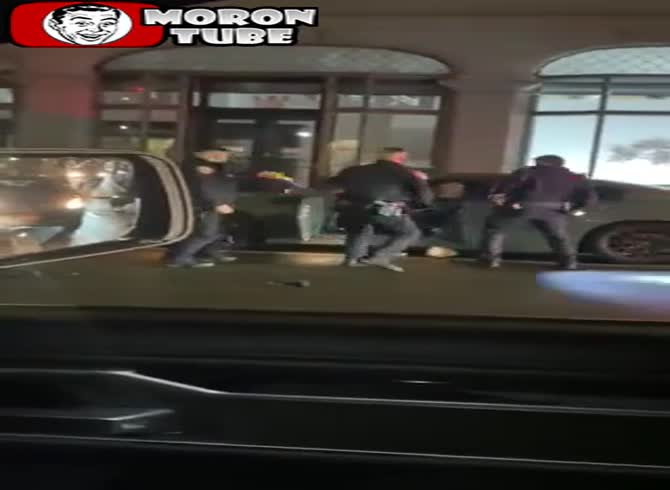 Video :How did he manage to get away from them at three to one